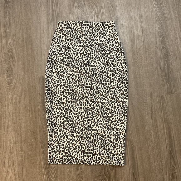 $8 ADD ON PrettyLittleThing Midi Pencil Skirt - Picture 6 of 8
